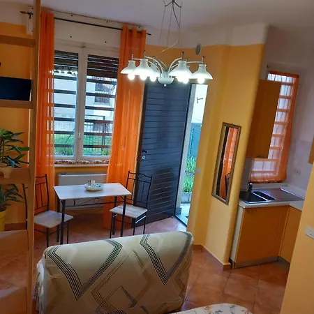 Monoliconi アパート アオスタ